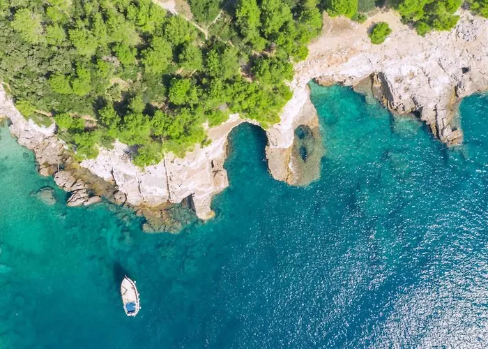 Flavia By Guide Villa