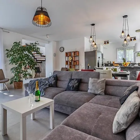 Flavia By Guide 빌라