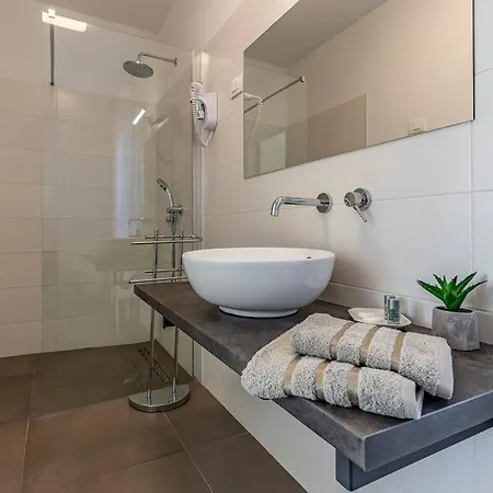 Flavia By Guide Medulin