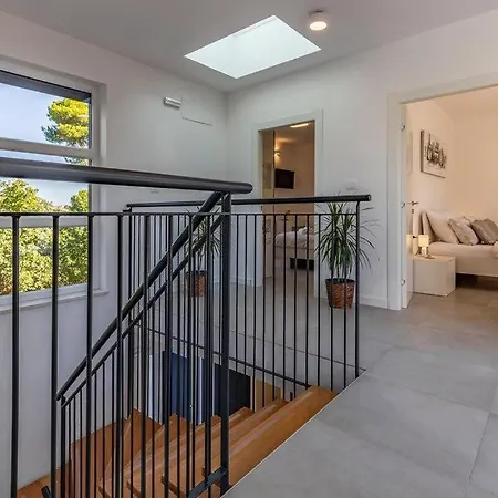 Willa Flavia By Guide