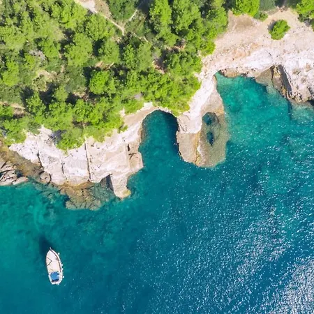 Flavia By Guide Villa