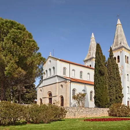 Flavia By Guide Villa