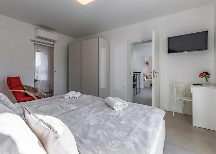 Flavia By Guide 메덜린