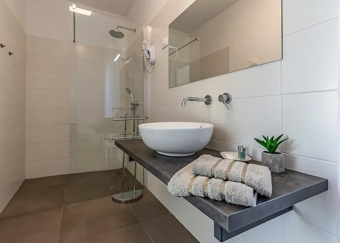 Flavia By Guide 메덜린